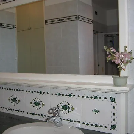 Апарт-отель Nettuno Вьесте